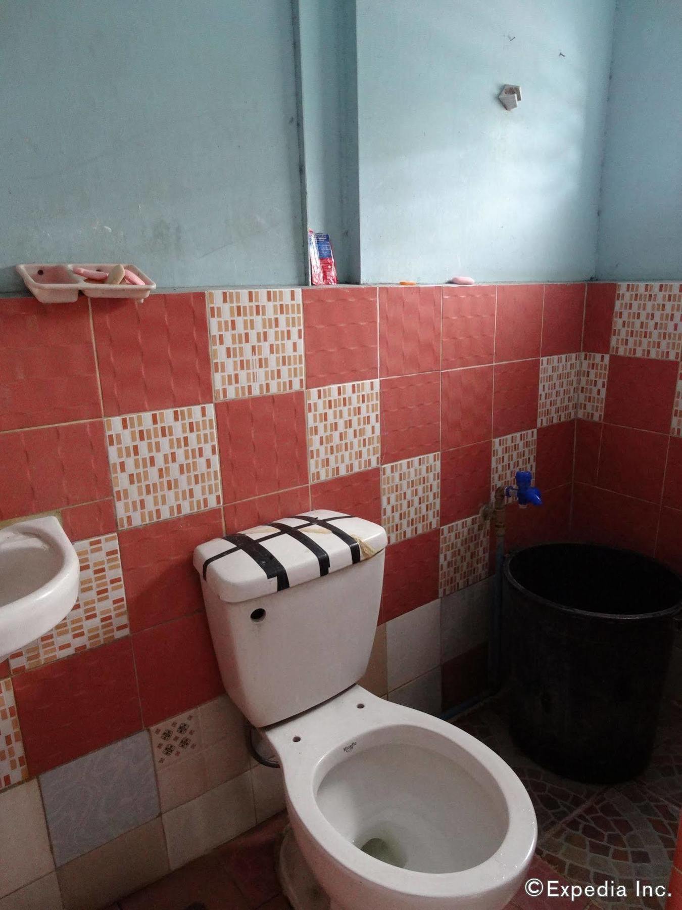 Quoyas Inn Davao Zewnętrze zdjęcie